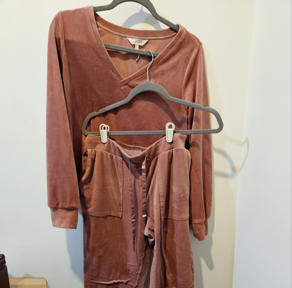 Velvet V-Neck Lounge Set in Dusty Rose